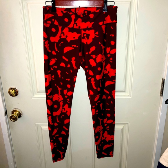 M | Red/Maroon Legginng - Picture 2 of 4